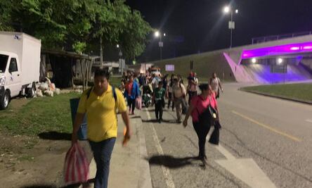 Salen dos caravanas de migrantes irregulares de Honduras a Guatemala, México y EU