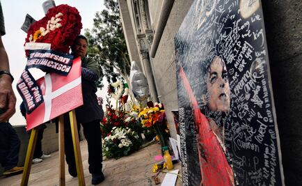 Fans honran a Michael Jackson a 10 años de su muerte