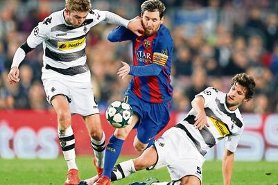 Barça golea, pero Messi queda “corto”