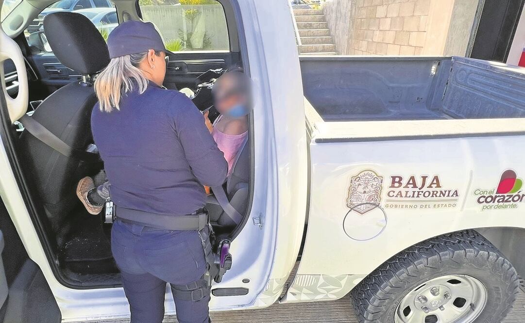 La menor fue rescatada de una casa de madera en el área de un cerro de difícil acceso vehicular, en Ciudad Valle de las Palmas. 