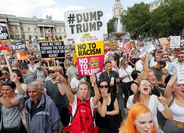Disfraces y proclamas reivindicativas en Londres contra la visita de Trump