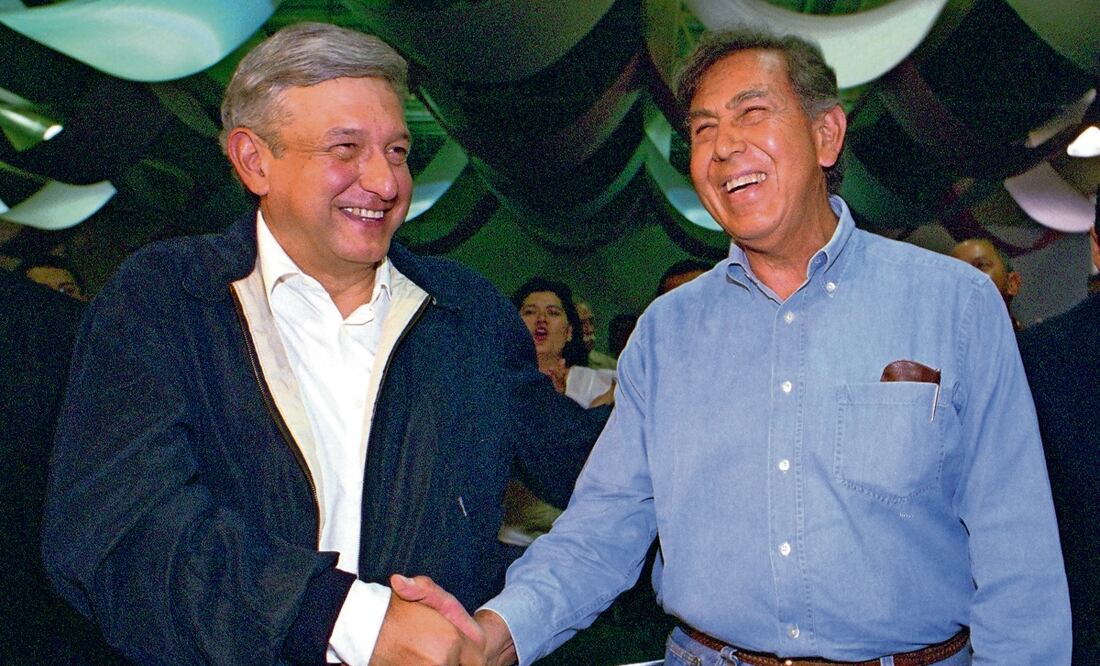 El sol azteca vivió su momento de brillo con figuras como Andrés Manuel López Obrador y Cuauhtémoc Cárdenas, al ganar la Jefatura
de Gobierno del entonces Distrito Federal. Foto: Archivo | El Universal