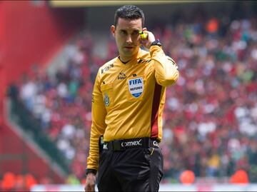 César Ramos pitará el Tigres vs Pumas de la J13