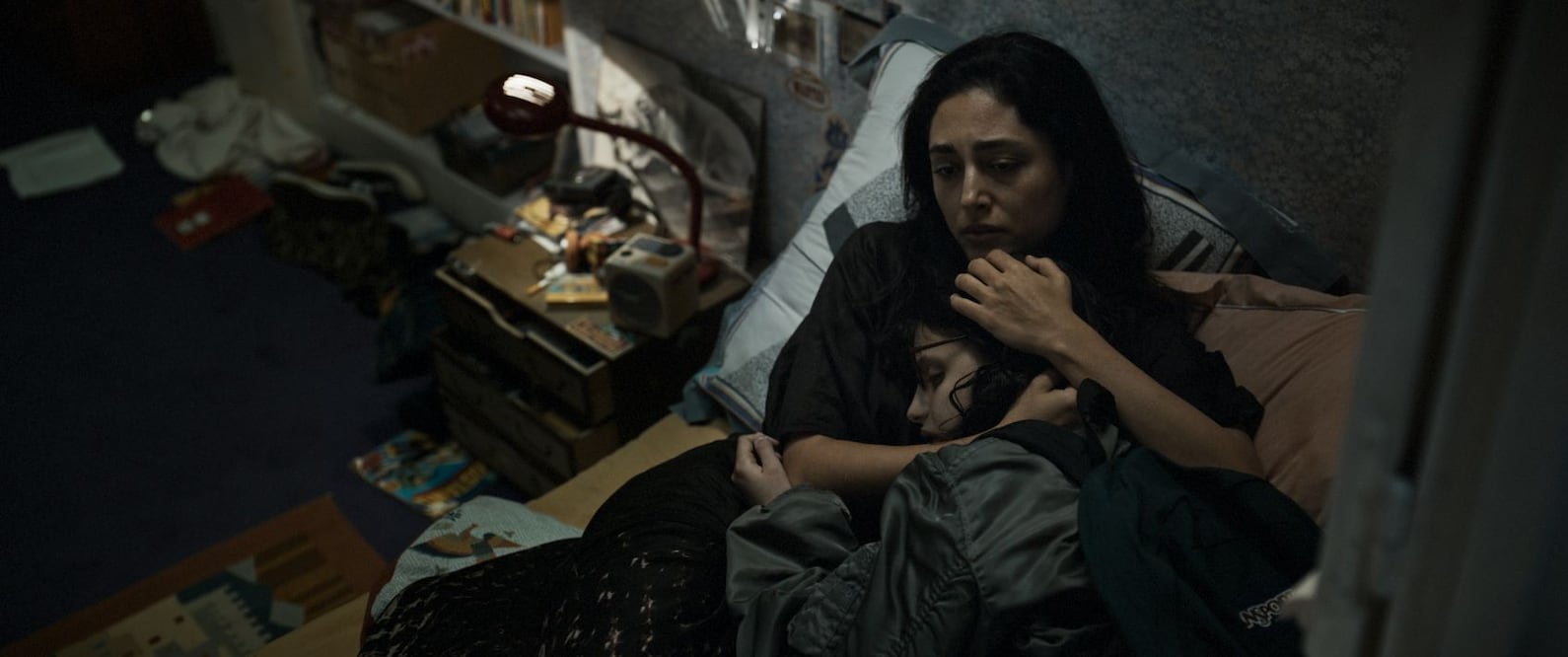 Golshifteh Farahani interpreta en esta cinta a una médica de ascendencia berebere, madre de la adolescente Alpha, protagonizada por Mélissa Boros. Crédito: Especial