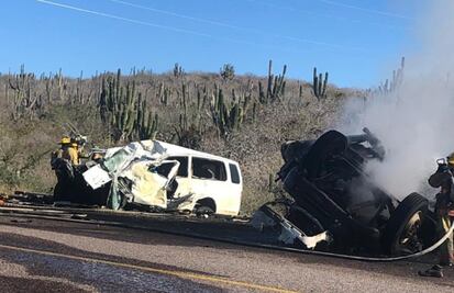 Mueren siete personas tras accidente vehicular en BCS