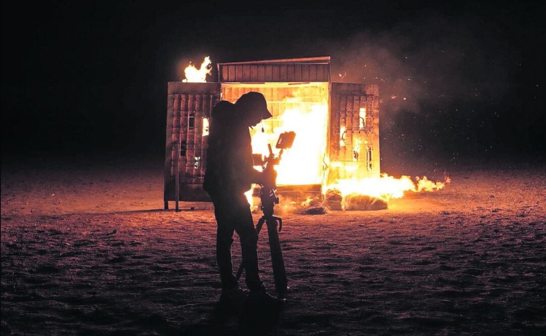 Se retrata una riesgosa labor. Foto: La corriente de Golfo