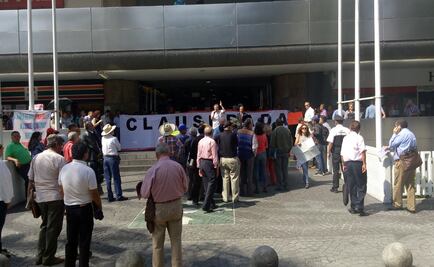 Ahorradores de Ficrea "clausuran" la CNBV