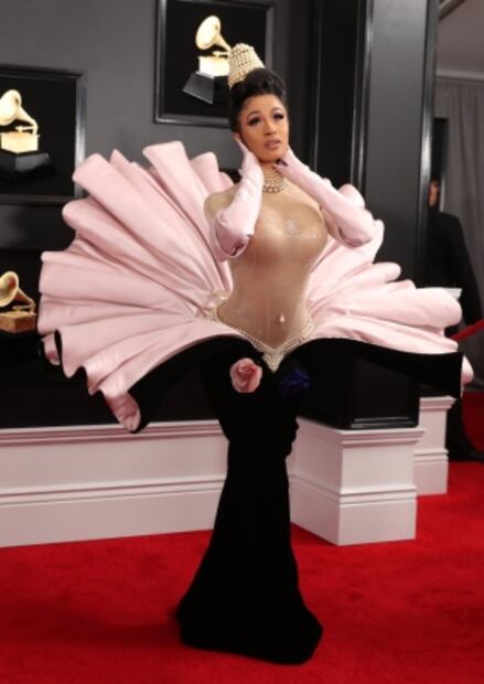 ¿Cardi B le copió el vestido ostra a Verónica Castro?