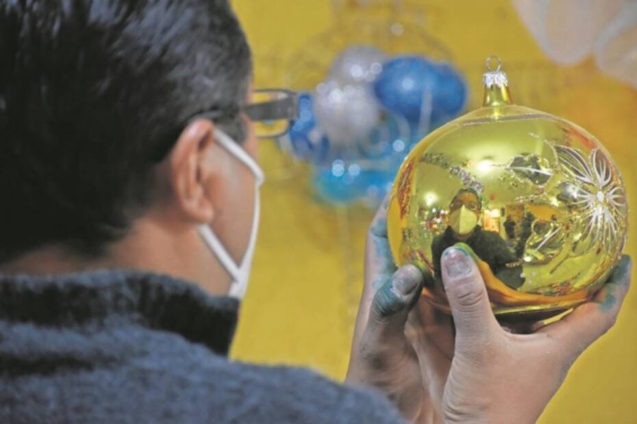 Esferas navideñas: brillo que adorna la tradición