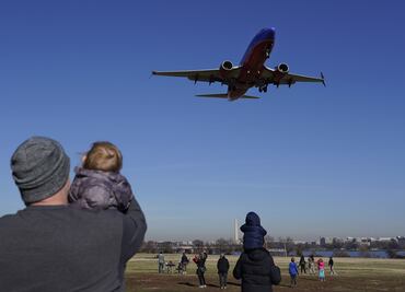 Tras tormenta Elliot aeropuertos en EU vuelven a la normalidad