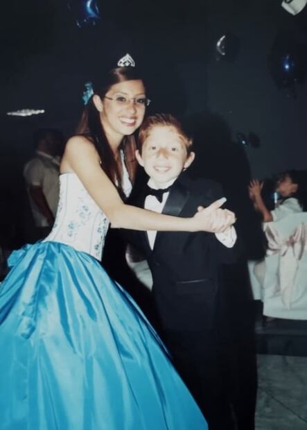 Las tiernas fotos de Octavio Ocaña cuando fue chambelán de sus hermanas