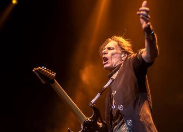 En mutua entrega, Steve Vai cautiva al Teatro Metropólitan