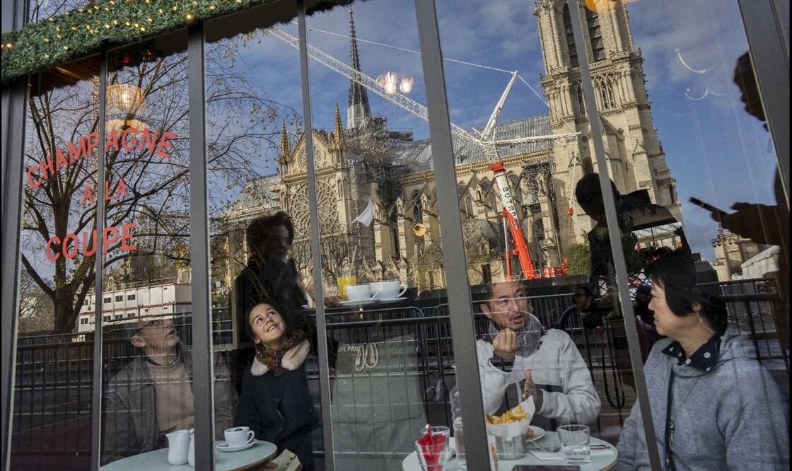 Catedral de Notre Dame de París reabre sus puertas tras incendio de hace cinco años. Foto: AP