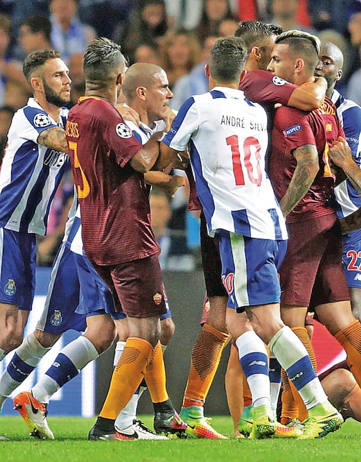 Los blanquiazules deben imponerse para ir a la fase de grupos (MIGUEL VIDAL. REUTERS)