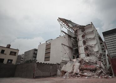 Liberan a Jaime Smith, corresponsable de edificio colapsado en Zapata 56