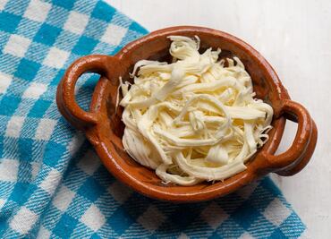 ¿Cómo detectar un quesillo (queso oaxaca) de mala calidad?