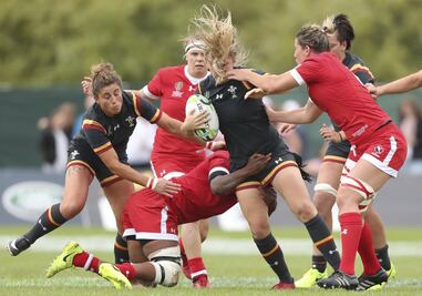 Mujeres atletas corren mayor riesgo de padecer lesiones cerebrales por golpes en la cabeza 