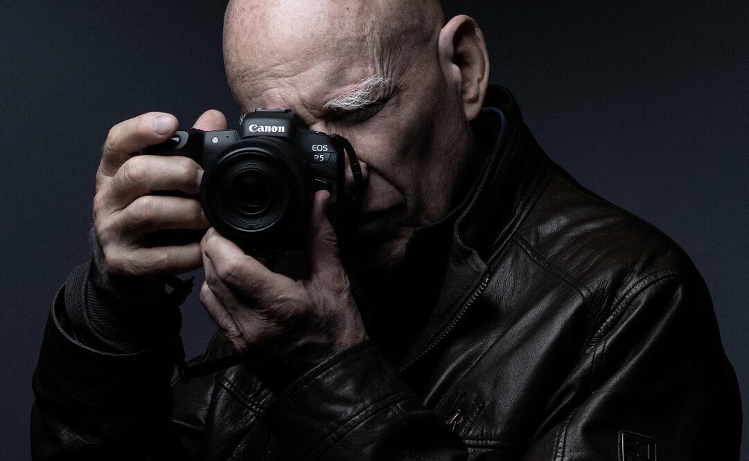 El fotógrafo brasileño Sebastião Salgado falleció este viernes a los 81 años, anunciaron la Academia de Bellas Artes de Francia y el Terra Institute, fundado por él mismo. Foto: JOEL SAGET / AFP, archivo