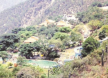 Grutas de Tolantongo impide entrada de autoridades ante accidentes