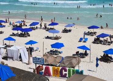 Pese a Covid y sargazo, Cancún recibe más de 2 millones de turistas en junio