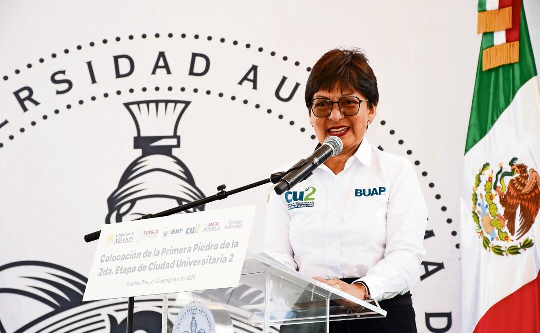 La rectora Lilia Cedillo Ramírez aseguró que esta nueva etapa en el campus ayudará al crecimiento de los jóvenes. Foto: Especial