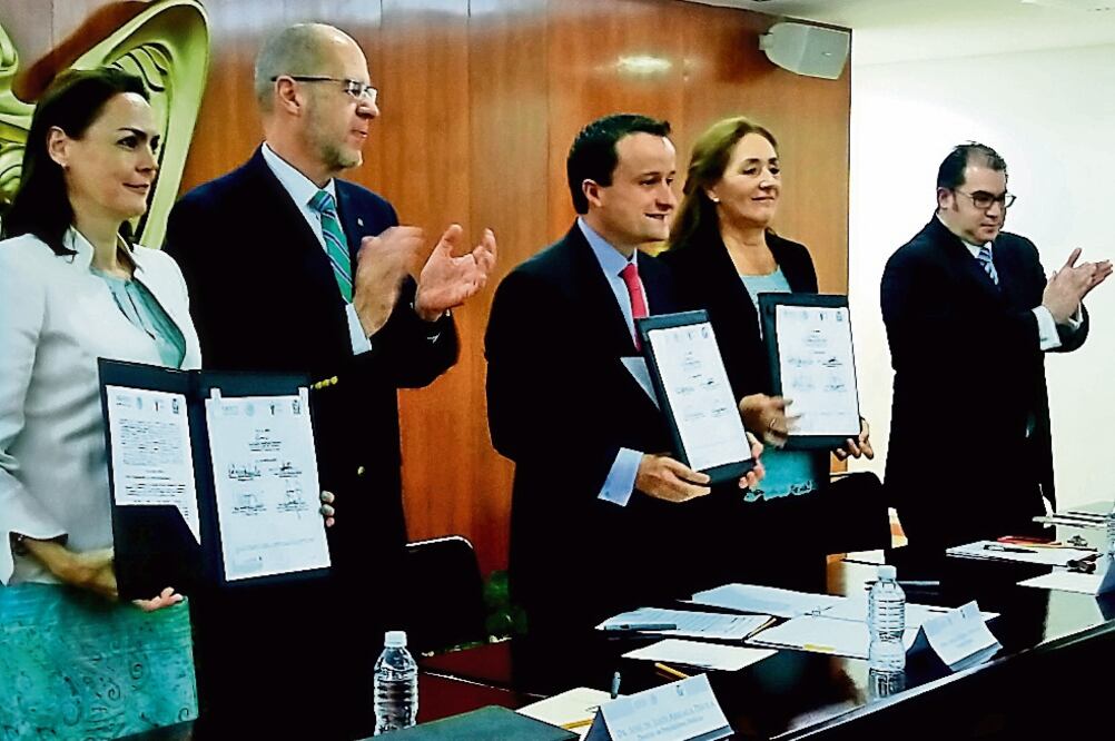 Mikel Arriola, director general del IMSS, al anunciar nuevas reglas para incapacidades por maternidad que beneficiarán a 273 mil mujeres (TOMADA DE TWITTER)