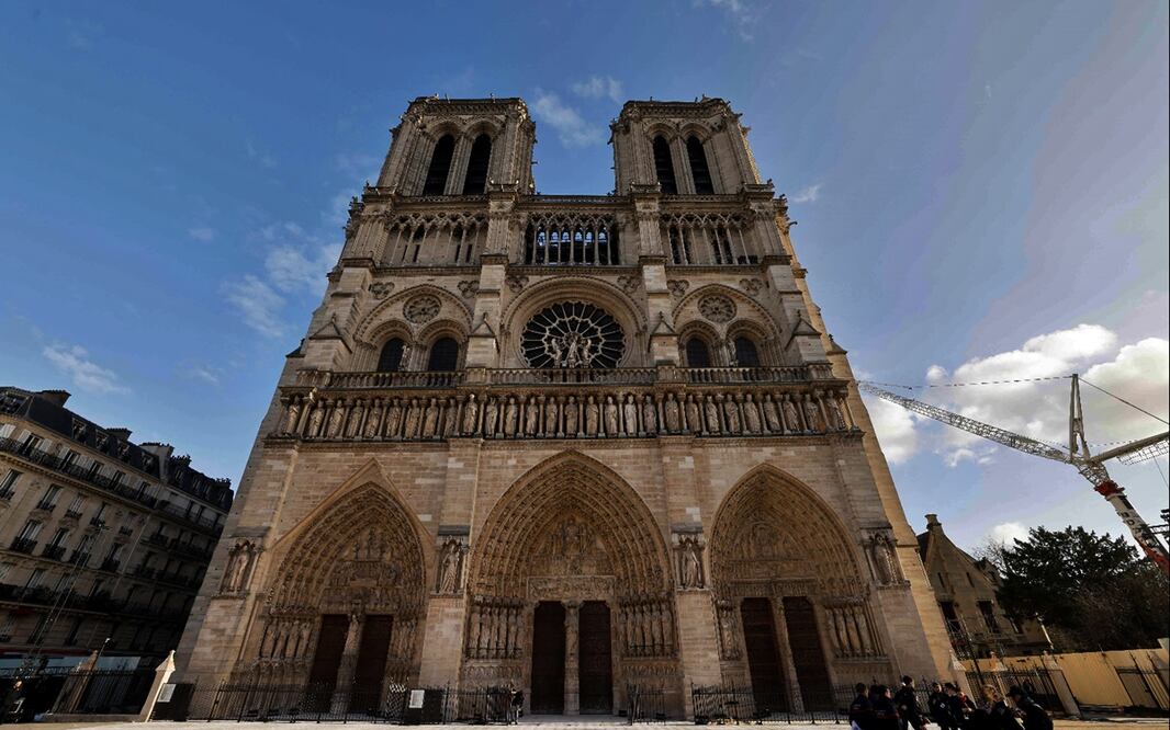 Catedral de Notre Dame de París reabre sus puertas tras incendio de hace cinco años. Foto: AFP