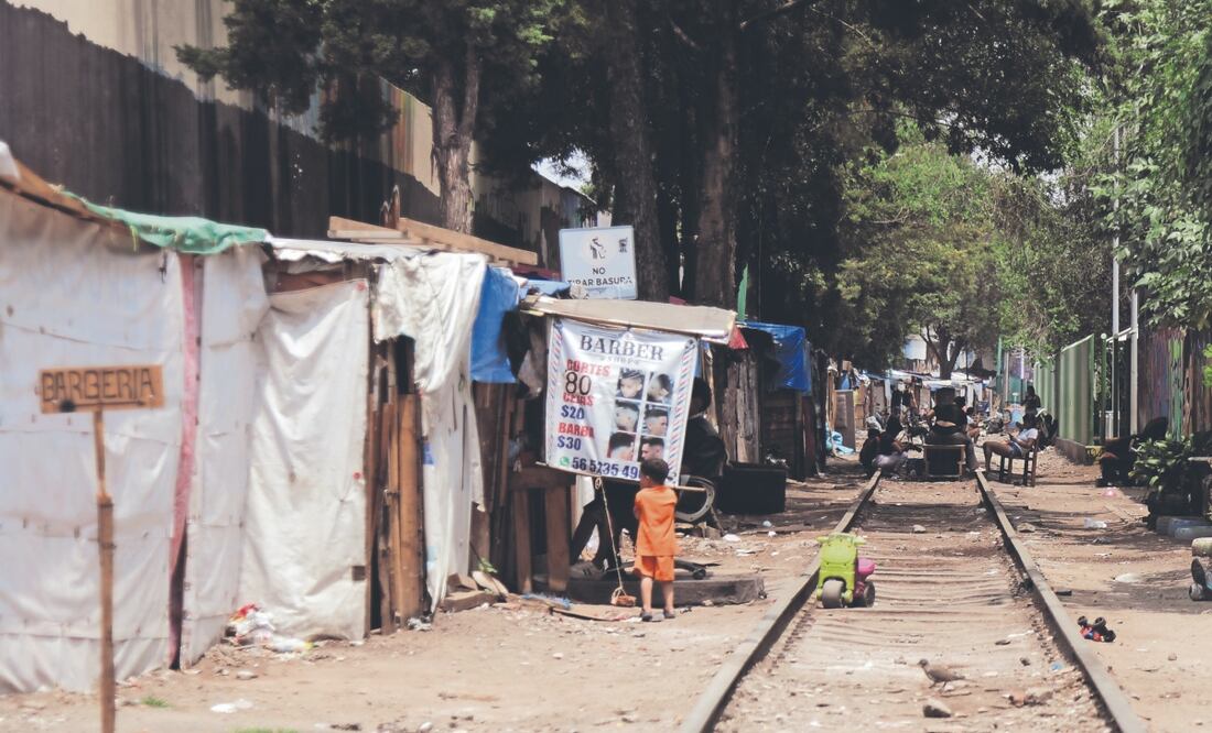 El Gobierno capitalino continúa con el trabajo para convencer a la gente del campamento de Vallejo para que se vaya a albergues, expuso César Cravioto. ARCHIVO EL UNIVERSAL