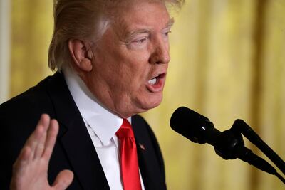 Trump promete nuevo decreto la próxima semana para "proteger" a EU