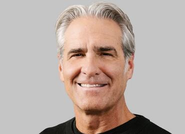 Elliot Hill, el nuevo CEO de Nike que inició como ayudante y ahora dirigirá la empresa