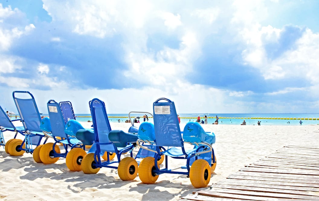 Las sillas anfibias cuentan con una sola llanta delantera para desplazarse con más facilidad. Incluso pueden meterse al agua. (Foto: Cortesía)