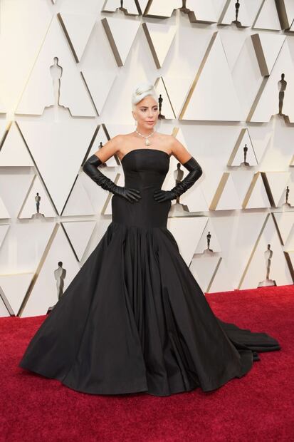 5 looks de alfombra roja de Lady Gaga que nos ha quitado el aliento