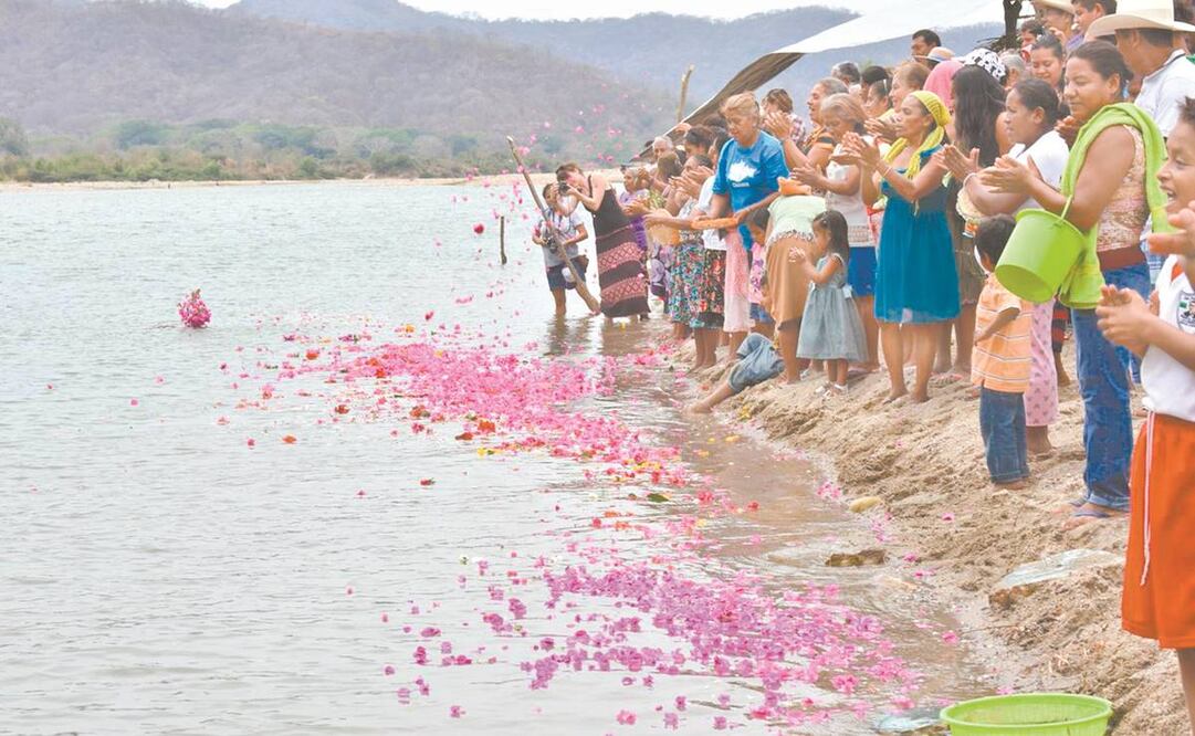 Pobladores de Oaxaca se oponen a la explotación indiscriminada de los recursos naturales del río Verde. Foto: Cortesía Copudever. 