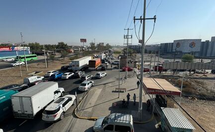 Por falta de agua, vecinos de la zona sur de Pachuca bloquean salida a la CDMX