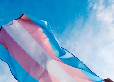 Corte Suprema británica determina que definición legal de una mujer se basa en sexo biológico; fallo no rebaja protección de mujeres trans