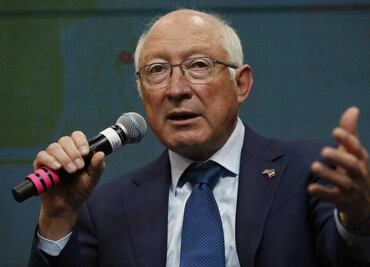 Ken Salazar pide a migrantes venezolanos entrar a EU por la vía legal