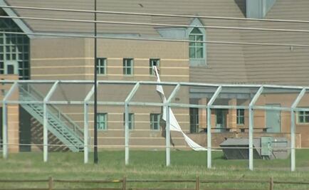 Escapan 2 latinos de cárcel en EU tras usar sábanas para descolgarse