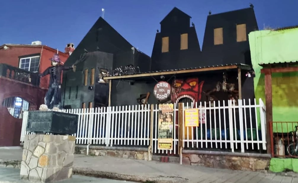 La casa del europeo Erasmo Núñez, conocido como “El Curro”, ahora es la Casa del Terror, ubicada en Santa Eulalia, cabecera del municipio de Chihuahua. La leyenda cuenta que lo mataron por no revelar dónde estaba escondida su fortuna. Foto: Mario Trillo/Cortesía.