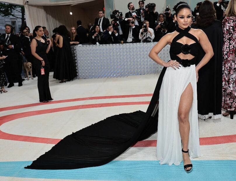 Vanessa Hudgens en el Met Gala 2023 . Foto: Jamie McCarthy/Getty Images/AFP (Photo by Jamie McCarthy / GETTY IMAGES NORTH AMERICA / Getty Images via AFP, Archivo EL UNIVERSAL.