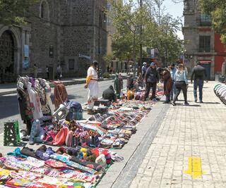 Artesanos piden un lugar fijo para trabajar