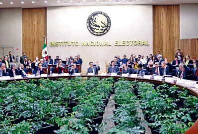 Desangran partidos al INE