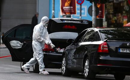 Explota carta bomba en auto de ex primer ministro griego