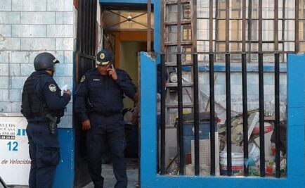 Hombre golpea a su esposa y toma de rehenes a hijos en Venustiano Carranza