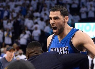 Mavericks logra agónico triunfo en OKC