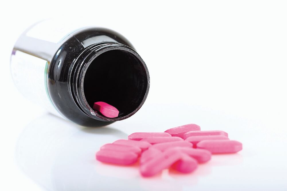 La Administración de Drogas y Alimentos de Estados Unidos (FDA, por sus siglas en inglés) aprobó la comercialización de la flibanserina, para mujeres con anorexia sexual (SPROUT PHARMACEUTICALS)