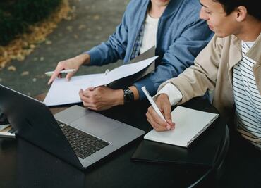Certifícate de manera gratuita en inteligencia artificial y nube con estos cursos