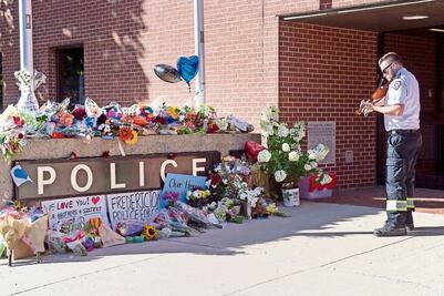 Mueren cuatro en tiroteo en Canadá, incluidos dos policías