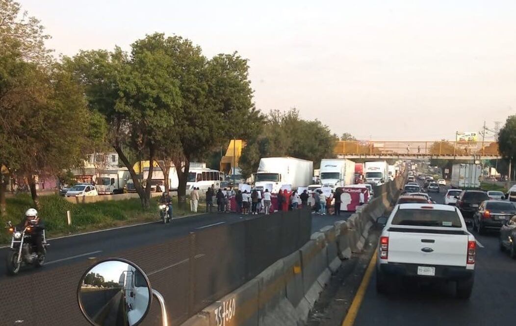 Bloqueo en la México-Querétaro. FOTO: Especial/ EL UNIVERSAL/
