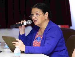 Dulce María Sauri se pronuncia contra los "pluris"; permite que partidos "se despachen", considera