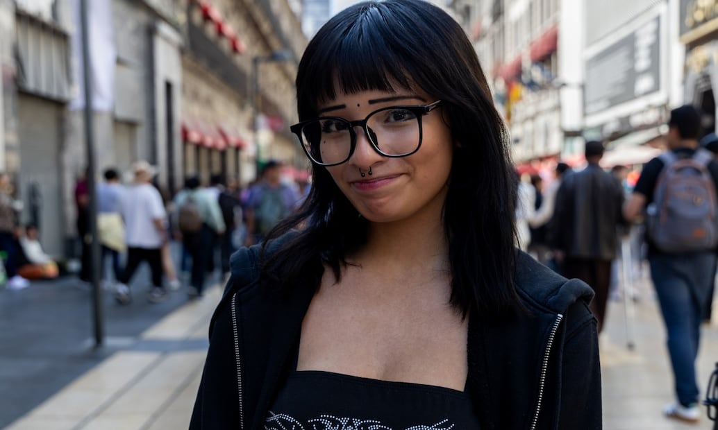 "Me maquillo por gusto y disfruto hacerlo". Foto: Hugo Salvador/EL UNIVERSAL